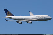 United Airlines Boeing 747-422 N121UA