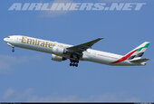 Emirates Boeing 777-31HER A6-ENV